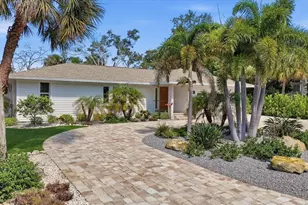 5333 Siesta Ct, Sarasota, FL 34242 - Photo 8