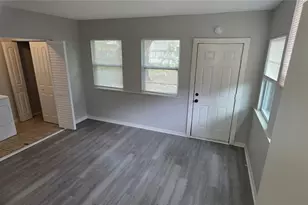 2425 Dixie Ave, Sarasota, FL 34234 - Photo 8