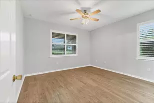 19010 Mangieri St, Venice, FL 34293 - Photo 14