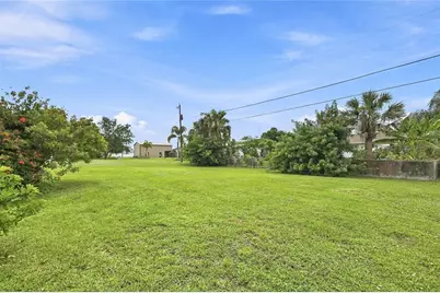 457 Garfield Ave NW, Port Charlotte, FL 33952 - Photo 24