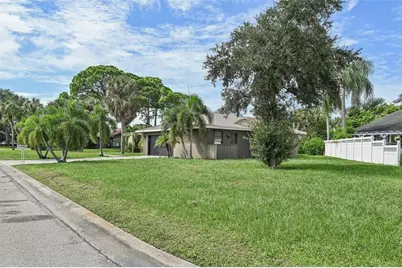 6106 45th Street W, Bradenton, FL 34210 - Photo 4