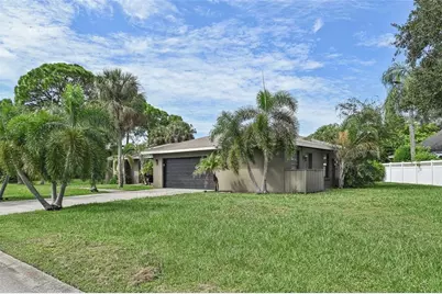 6106 45th Street W, Bradenton, FL 34210 - Photo 2
