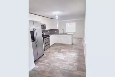5617 6th Street Court E #A & B, Bradenton, FL 34203 - Photo 2
