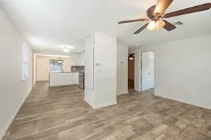 5617 6th St Ct E, Bradenton, FL 34203 - Photo 8