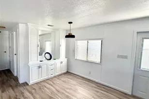 43 N Easter Island Cir, Englewood, FL 34223 - Photo 8