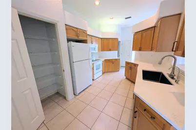3892 Canopy Way, Sarasota, FL 34235 - Photo 10
