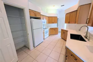 3892 Canopy Way, Sarasota, FL 34235 - Photo 10