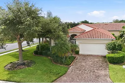 4238 65th Terrace E, Sarasota, FL 34243 - Photo 2