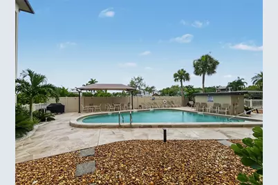 6470 Hollywood Boulevard #104, Sarasota, FL 34231 - Photo 16