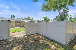 710 26th St W, Bradenton, FL 34205 - Photo 12