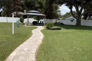 417 Anderson Dr, Tavares, FL 32778 - Photo 6