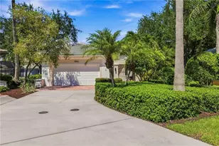 1354 Tearose Pl, Sarasota, FL 34239 - Photo 2