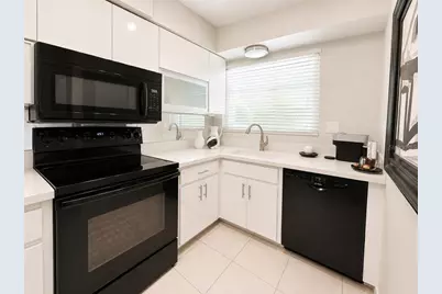4660 Ocean Boulevard #Q, Sarasota, FL 34242 - Photo 6