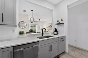 3687 Parkridge Cir, Sarasota, FL 34243 - Photo 22
