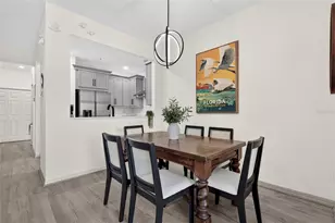 3687 Parkridge Cir, Sarasota, FL 34243 - Photo 4