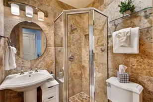1141 W Peppertree Dr, Sarasota, FL 34242 - Photo 26