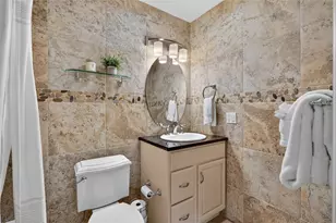 1141 W Peppertree Dr, Sarasota, FL 34242 - Photo 20