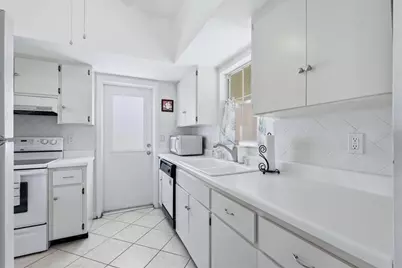 5887 Tidewood Avenue #2, Sarasota, FL 34231 - Photo 14