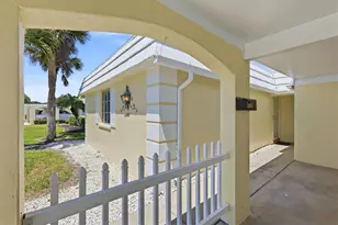 5887 Tidewood Ave, Sarasota, FL 34231 - Photo 2
