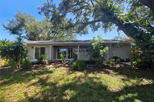 7708 NW 9th Ave Dr, Bradenton, FL 34209 - Photo 2
