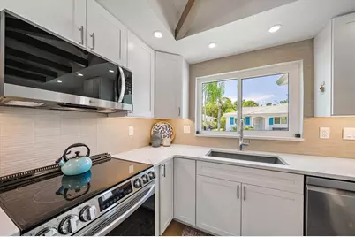 711 Spanish Drive S #211, Longboat Key, FL 34228 - Photo 8