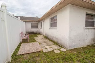 2809 47th Ave W, Bradenton, FL 34207 - Photo 12