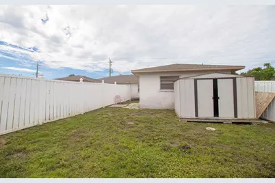 2809 47th Avenue W, Bradenton, FL 34207 - Photo 10