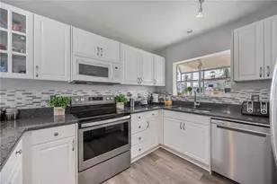 13951 Harbor View Dr, Seminole, FL 33776 - Photo 14