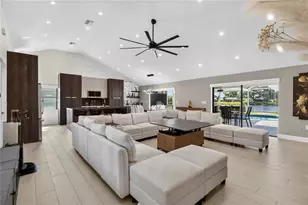 4134 Eastwood Dr, Sarasota, FL 34232 - Photo 4