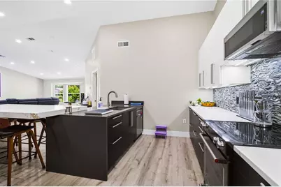 5833 Carriage Drive, Sarasota, FL 34243 - Photo 14