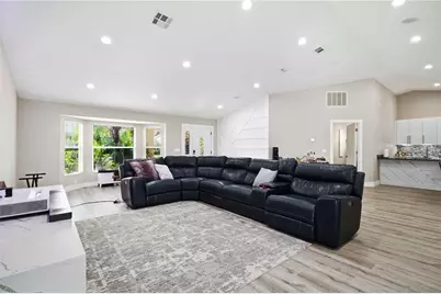 5833 Carriage Drive, Sarasota, FL 34243 - Photo 4