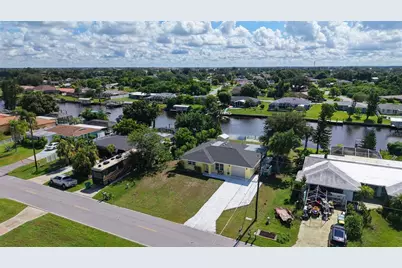 481 W Tarpon Boulevard NW, Port Charlotte, FL 33952 - Photo 2