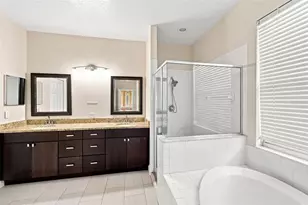 295 Londonderry Dr, Sarasota, FL 34240 - Photo 22