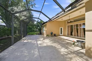 295 Londonderry Dr, Sarasota, FL 34240 - Photo 32
