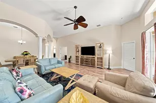 295 Londonderry Dr, Sarasota, FL 34240 - Photo 14