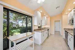 214 Southampton Dr, Venice, FL 34293 - Photo 8