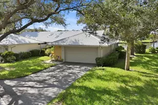 214 Southampton Dr, Venice, FL 34293 - Photo 2