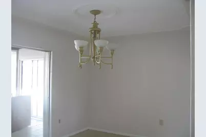 3041 Tyrone Lane, Sarasota, FL 34239 - Photo 6