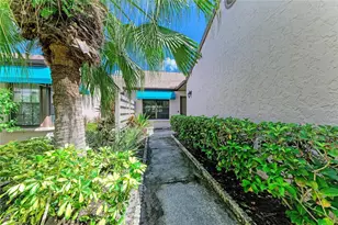 6085 Clubside Dr, Sarasota, FL 34243 - Photo 2
