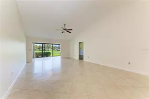 6085 Clubside Dr, Sarasota, FL 34243 - Photo 16