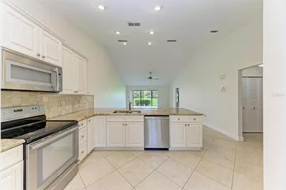 6085 Clubside Drive, Sarasota, FL 34243 - Photo 18