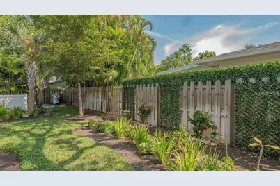1959 Hibiscus Street, Sarasota, FL 34239 - Photo 38