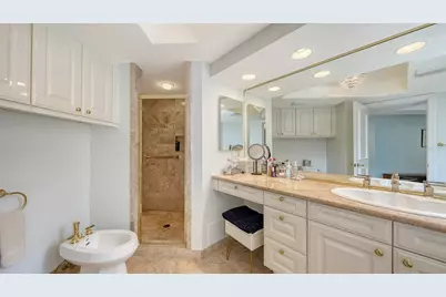 1241 Gulf Of Mexico Drive #303, Longboat Key, FL 34228 - Photo 46