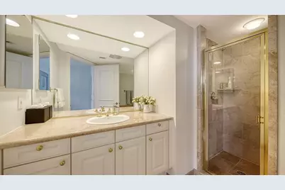 1241 Gulf Of Mexico Drive #303, Longboat Key, FL 34228 - Photo 52