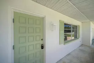 987 Queen Rd, Venice, FL 34293 - Photo 2
