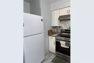 3305 Joe Louis Drive, Sarasota, FL 34234 - Photo 8