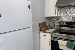 3305 Joe Louis Dr, Sarasota, FL 34234 - Photo 8