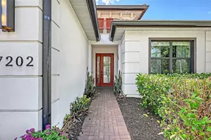 17202 Cresswind Ter, Bradenton, FL 34211 - Photo 2