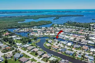 5016 Mangrove Point Rd, Bradenton, FL 34210 - Photo 1