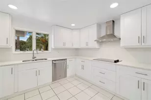 708 Garfield Dr, Sarasota, FL 34236 - Photo 14